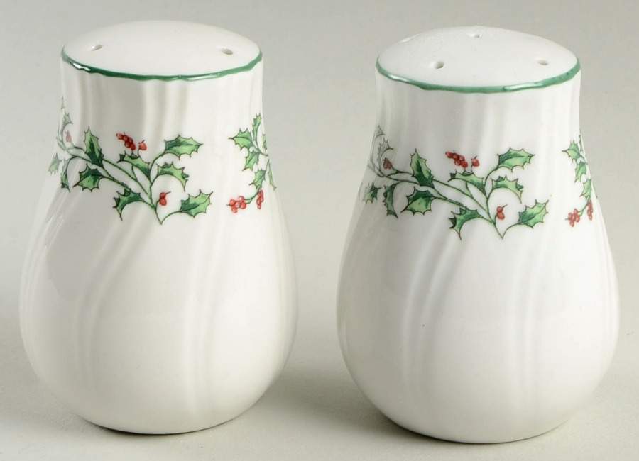 Holly Leaf Salt & Pepper Set by Totally Today-1
