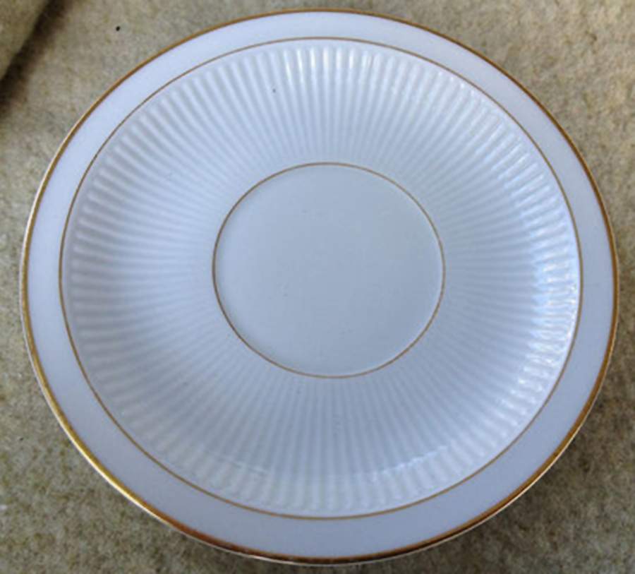 137 Saucer by Thomas-1