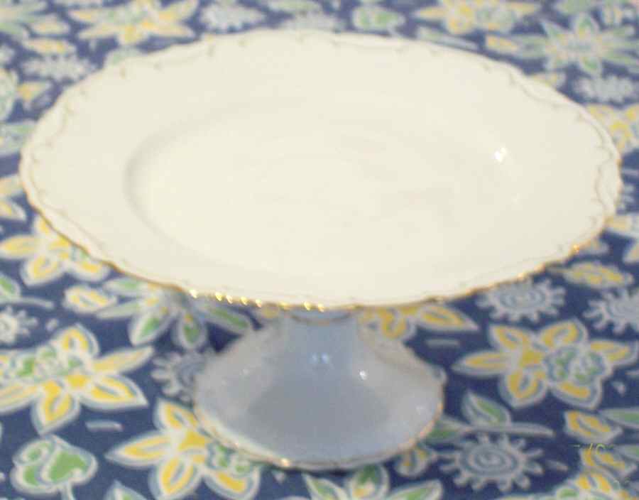 THU425 Footed Cake Plate by Thun-1