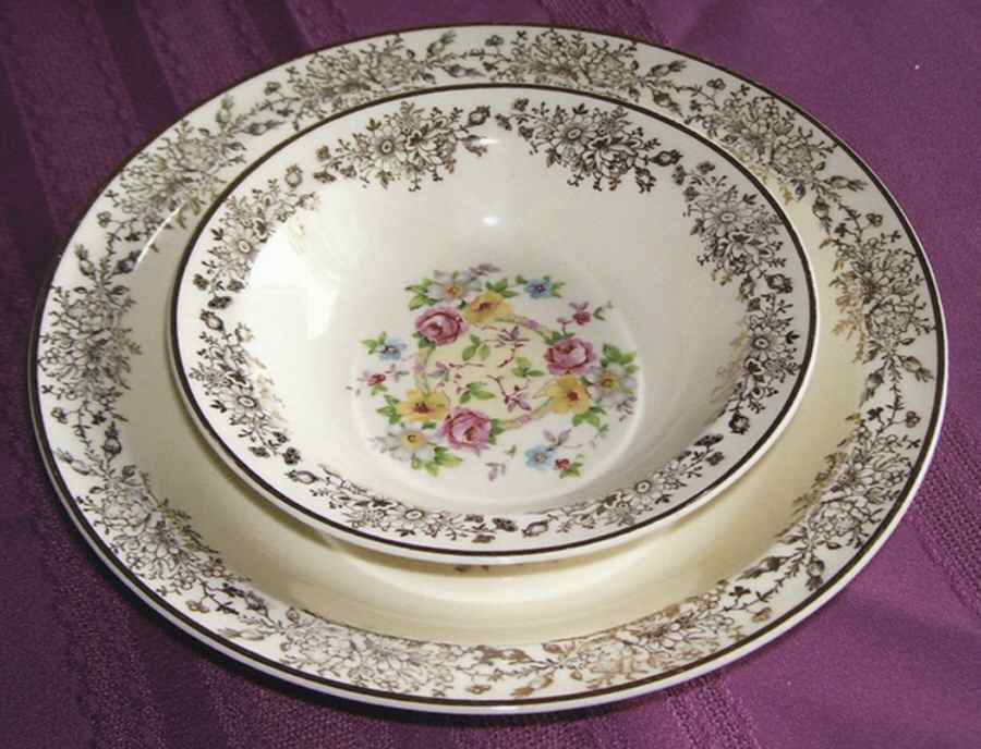TST993 Fruit/Dessert (Sauce) Bowl by Taylor, Smith & Taylor (Ts&T)-1