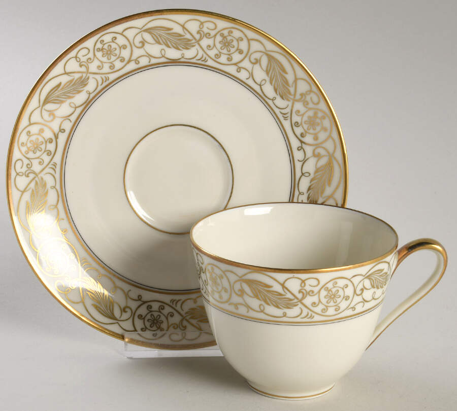 2587 Flat Cup & Saucer Set by Tirschenreuth-1
