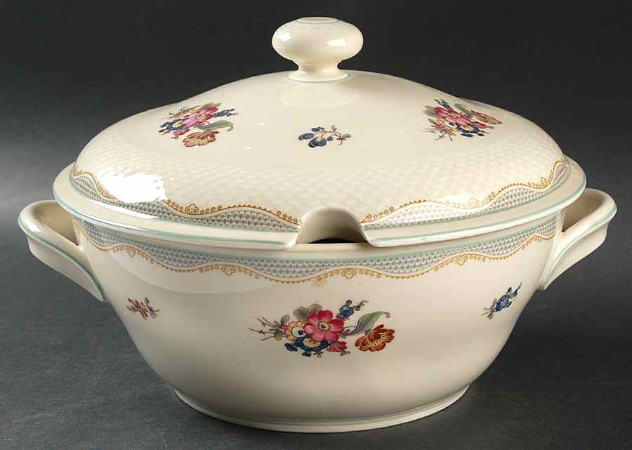 07163 Tureen &  Lid by Thomas-1