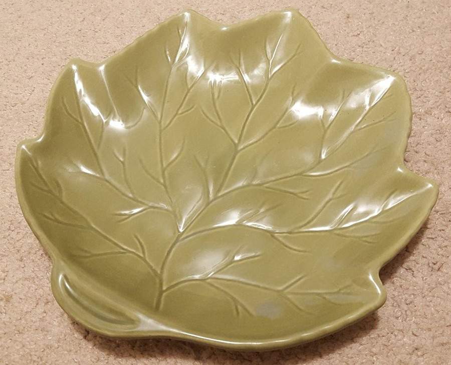 Sage 9" Leaf Plate by Tabletops Unlimited-1