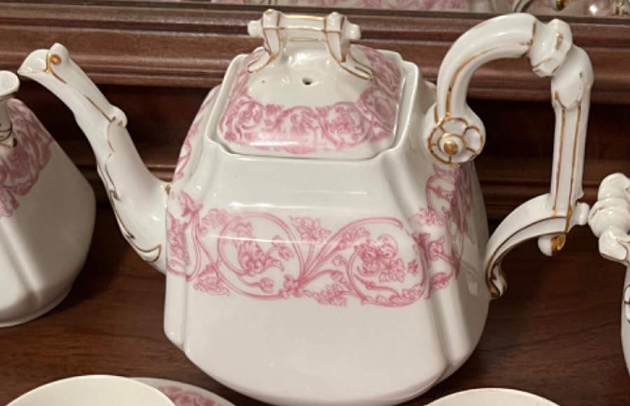 TRV732 Teapot & Lid by Tressemanes & Vogt-1