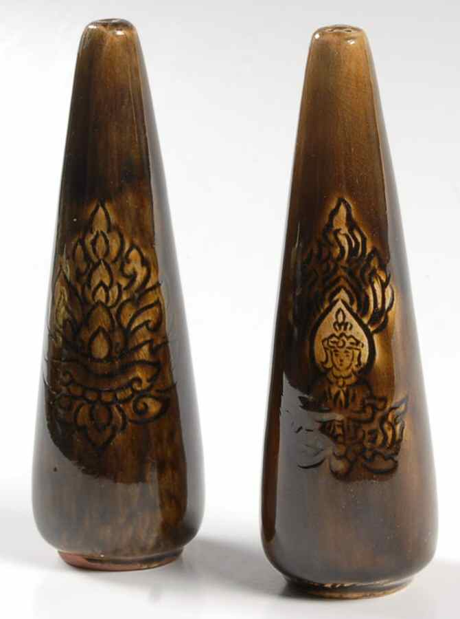 TLD1 Salt & Pepper Set by Thai Celadon-1
