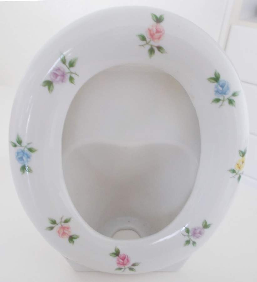 Lara 6" Oval Picture Frame by Takahashi-1