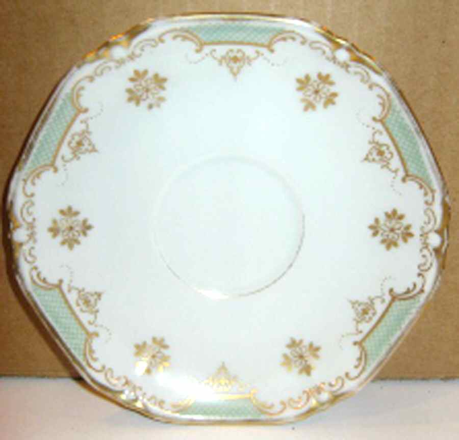 1092 Saucer by Thomas-1