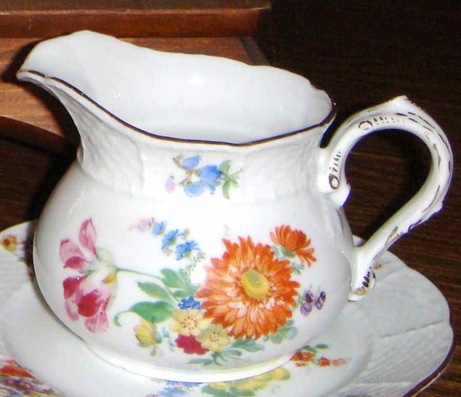 6923 Creamer by Thun-1