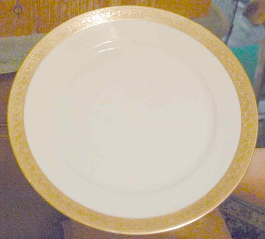 9146 Dinner Plate by Thomas-1