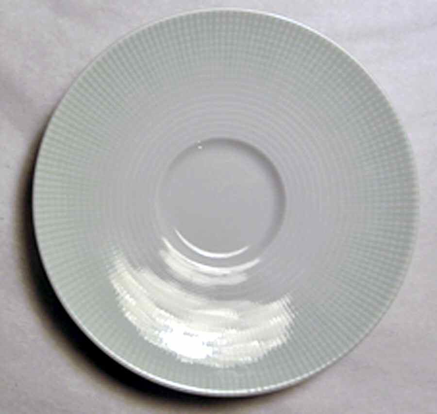 THO529 Saucer by Thomas-1