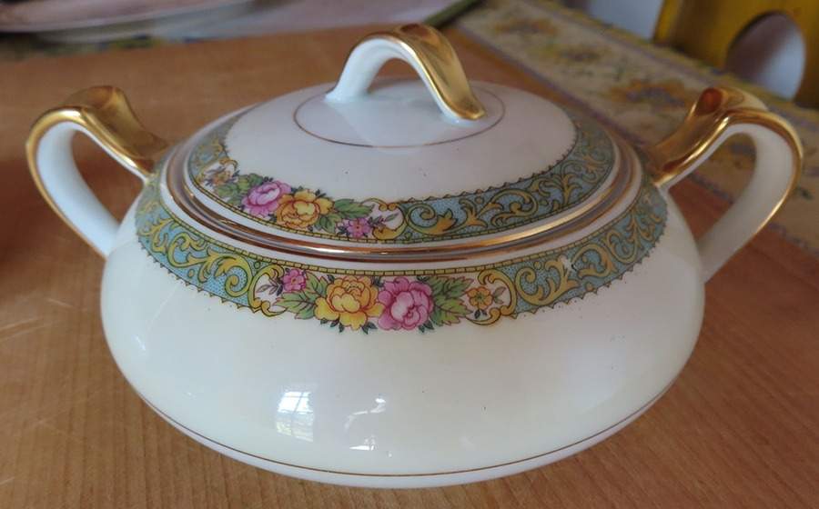 THU464 Sugar Bowl & Lid by Thun-1