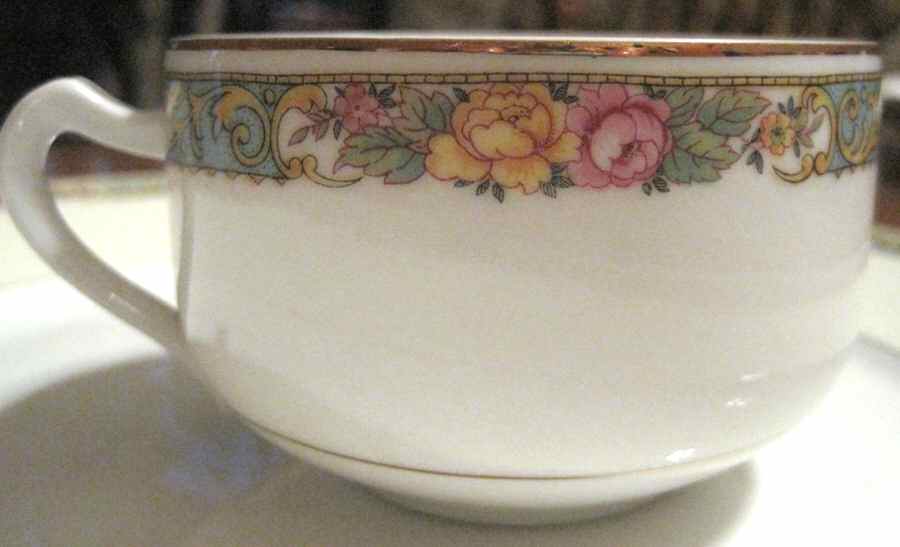 THU464 Footed Cup by Thun-1