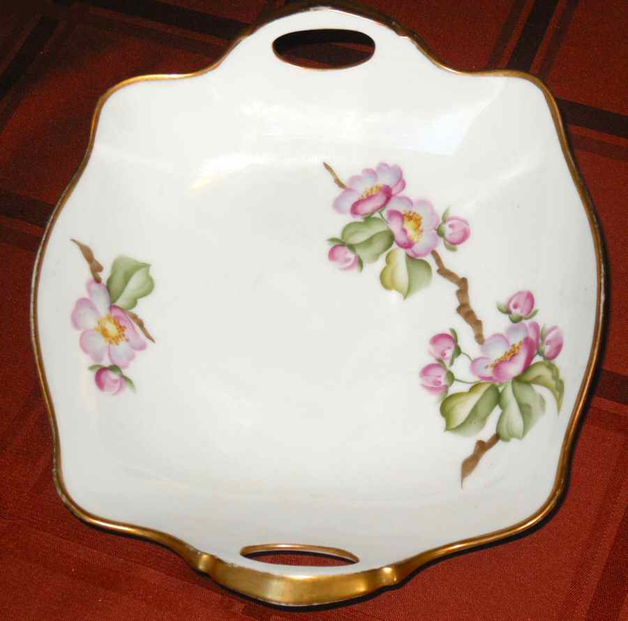 TIR631 8" Handled Square Bon Bon by Tirschenreuth-1