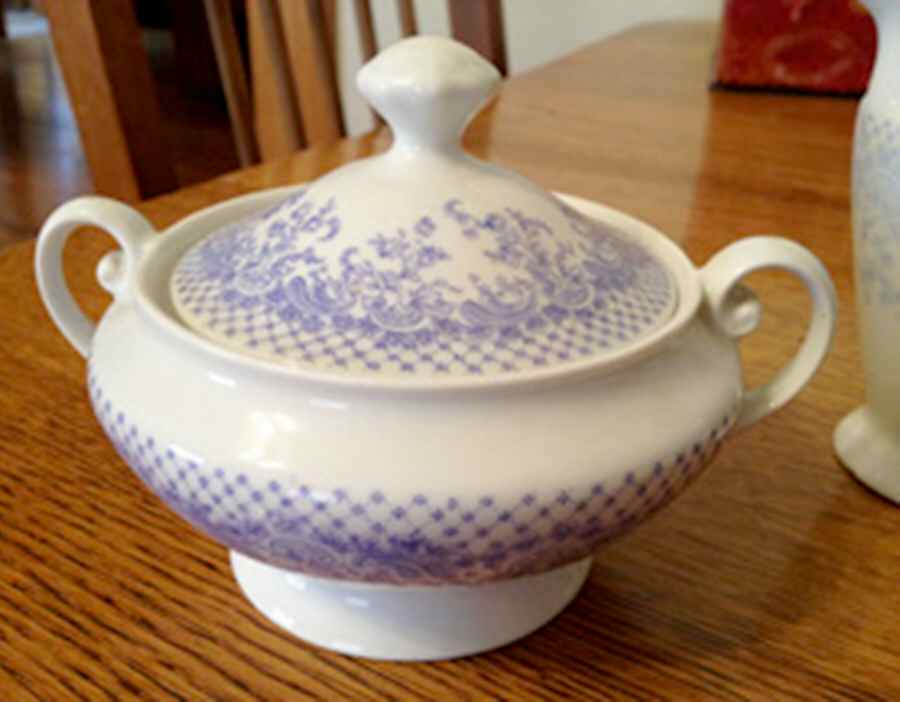 4182 Sugar Bowl & Lid by Tirschenreuth-1