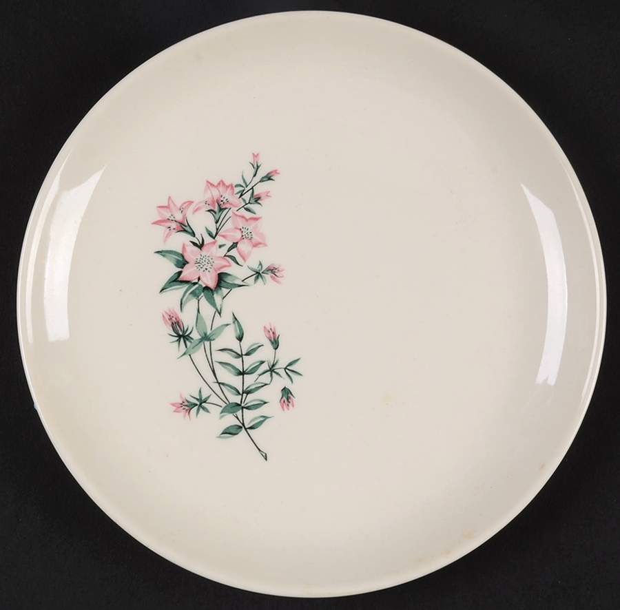 Lady Marguerite Dessert/Pie Plate by Taylor, Smith & Taylor (Ts&T)-1