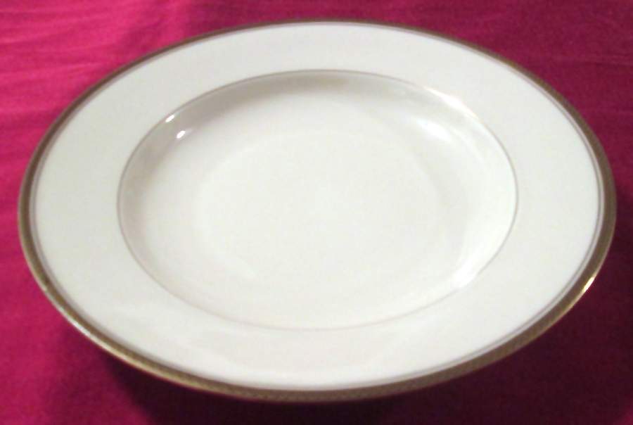 01852 Dinner Plate by Thomas-1