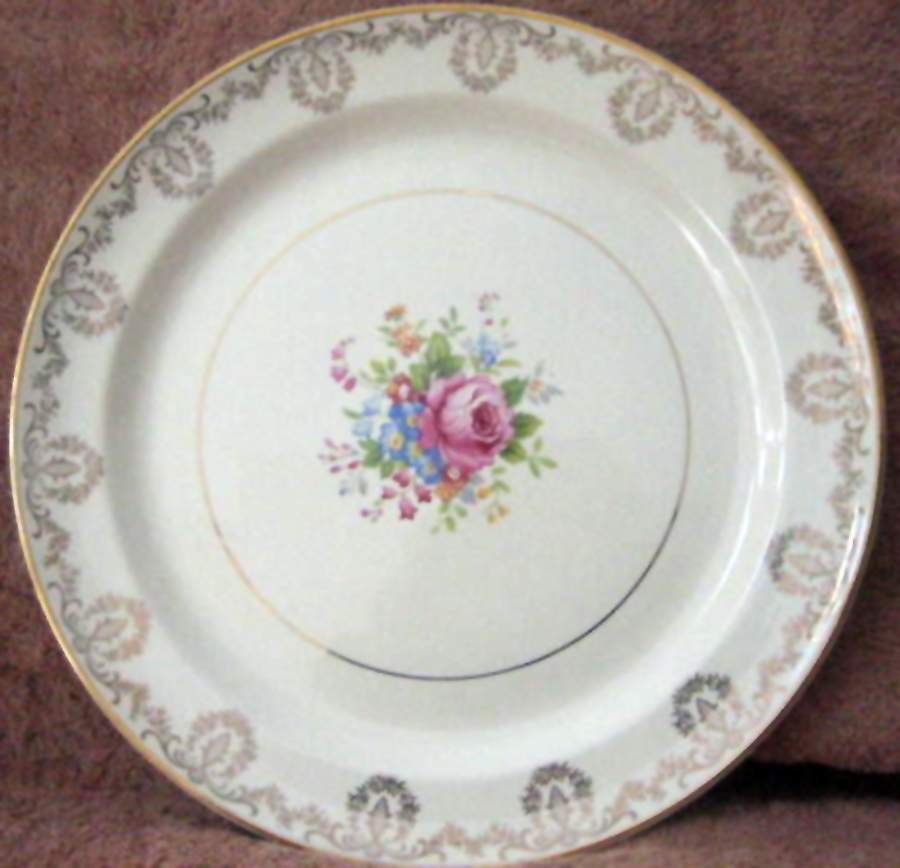 TST1072 Luncheon Plate by Taylor, Smith & Taylor (Ts&T)-1