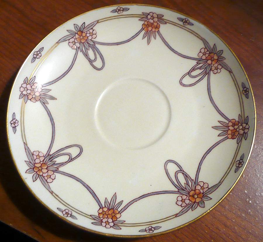 TRV816 Saucer by Tressemanes & Vogt-1