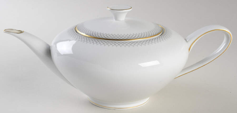 TIR669 Teapot & Lid by Tirschenreuth-1