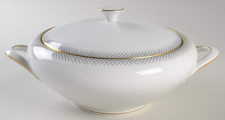 TIR669 Round Covered Vegetable by Tirschenreuth-1
