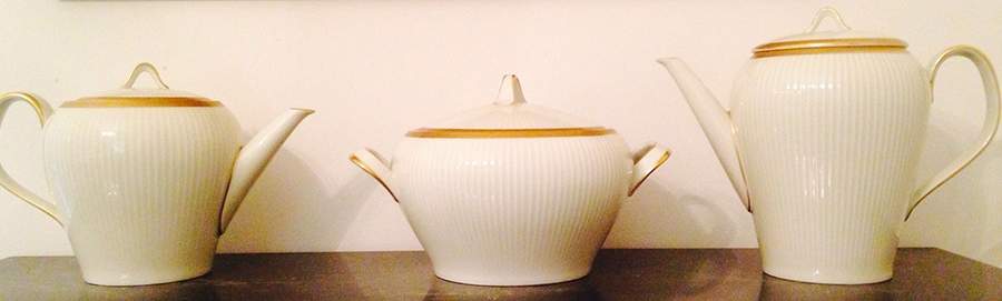 06255 Teapot & Lid by Thomas-1