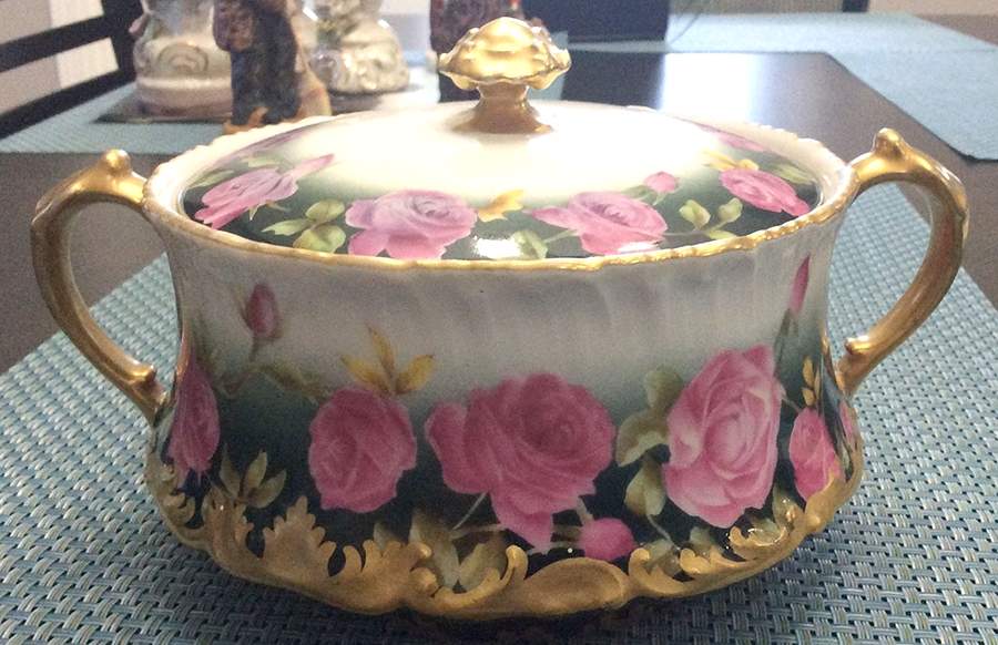 TRV827 Tureen &  Lid by Tressemanes & Vogt-1