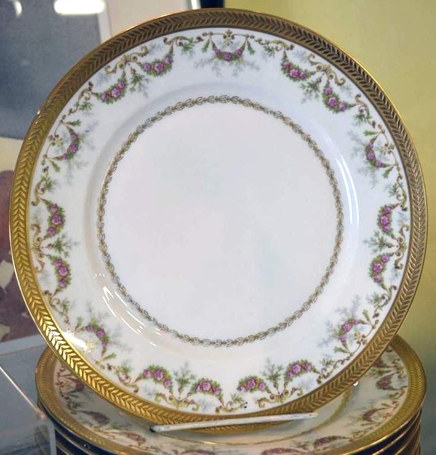 TRV828 Dinner Plate by Tressemanes & Vogt-1