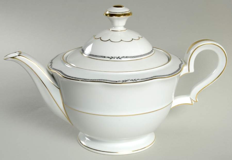 TIR675 Teapot & Lid by Tirschenreuth-1