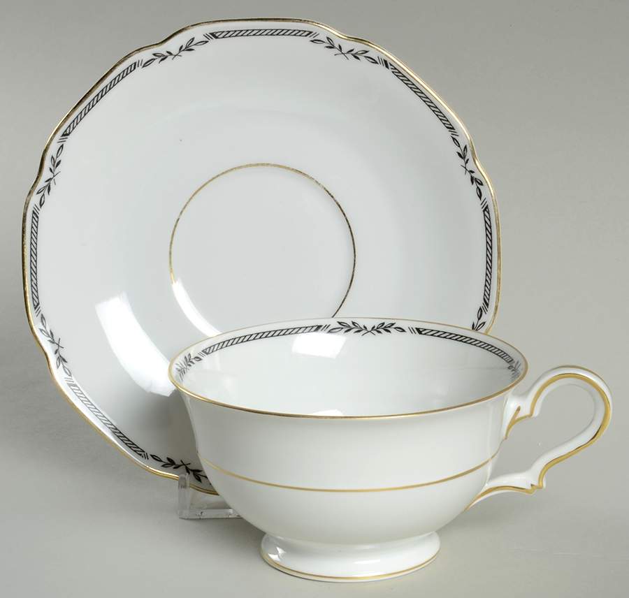 TIR675 Footed Cup & Saucer Set by Tirschenreuth-1