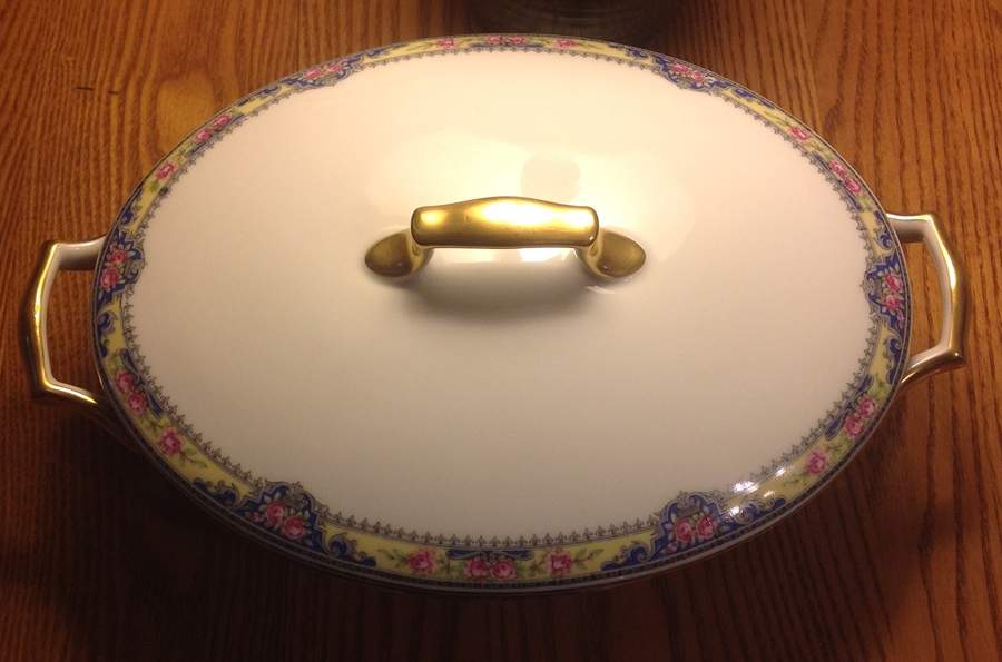 TRV831 Oval Covered Vegetable by Tressemanes & Vogt-1