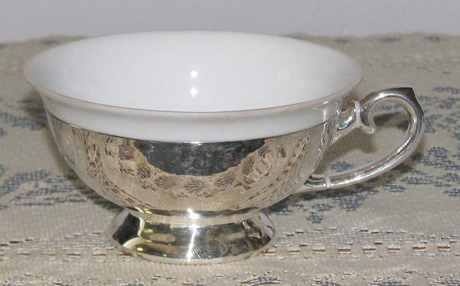 THO581 Footed Cup by Thomas-1