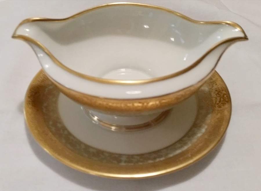THO586 Gravy Boat with Attached Underplate by Thomas-1