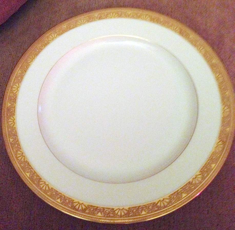 9251 Dinner Plate by Tressemanes & Vogt-1