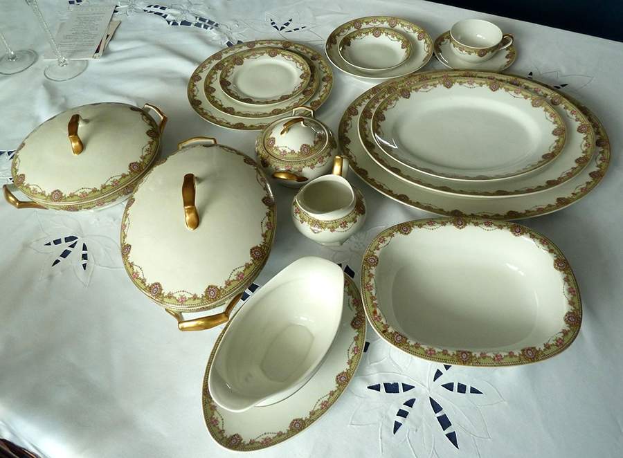 TRV850 Oval Covered Vegetable by Tressemanes & Vogt-1