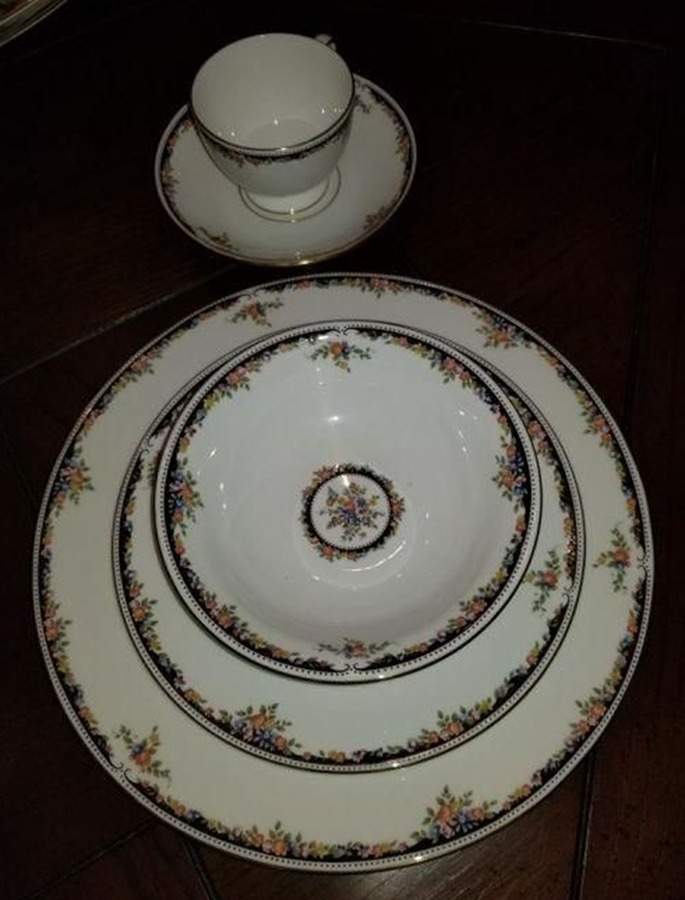 1789 Dinner Plate by Trisa-1