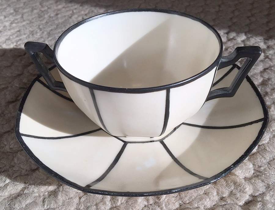 TRV901 Flat Cream Soup Bowl & Saucer Set by Tressemanes & Vogt-1