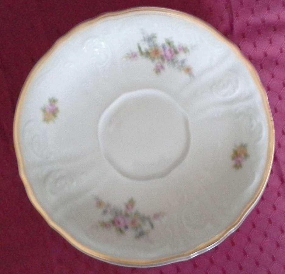 Harmony Saucer by Thun-1