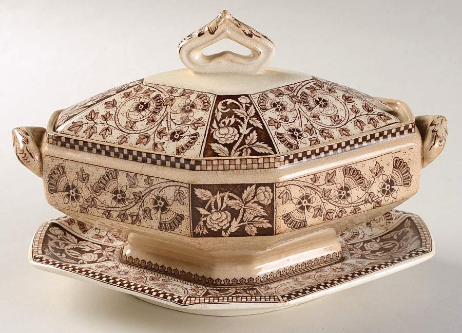 Lucknow Sauce Boat & Lid with Underplate by Thomas Booth-1