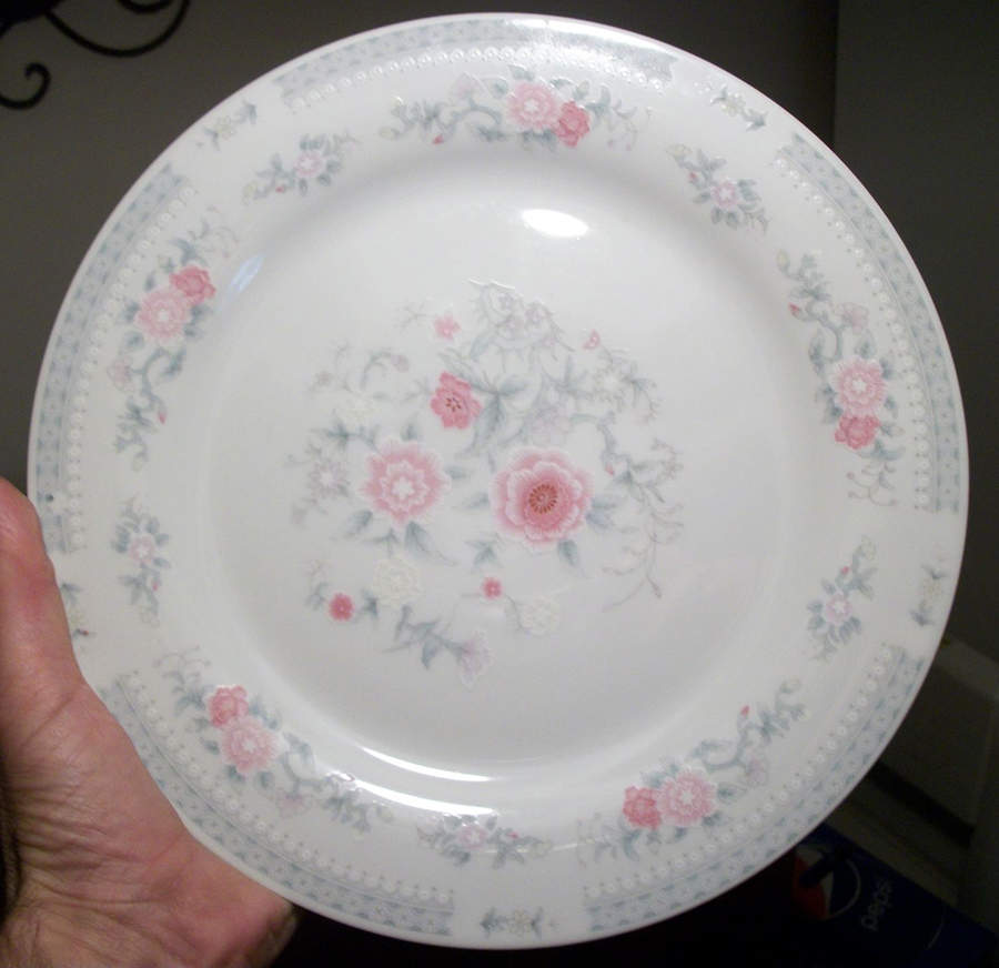 Love Bouquet Dinner Plate by Trisa-1