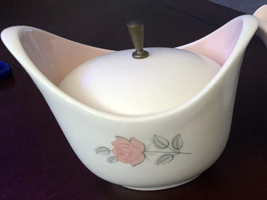 TST1152 Sugar Bowl & Lid by Taylor, Smith & Taylor (Ts&T)-1