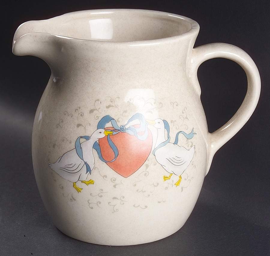 TWN11 40 Oz Pitcher by Taiwan-1