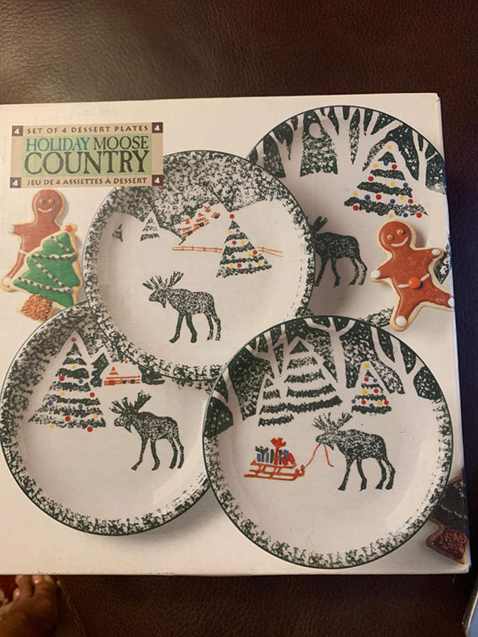Holiday Moose Country Dessert/Pie Plate by Tienshan-1
