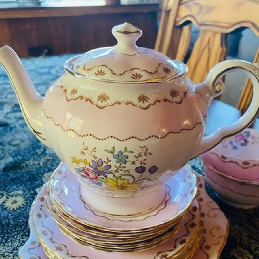TUS222 Teapot & Lid by Tuscan - Royal Tuscan-1