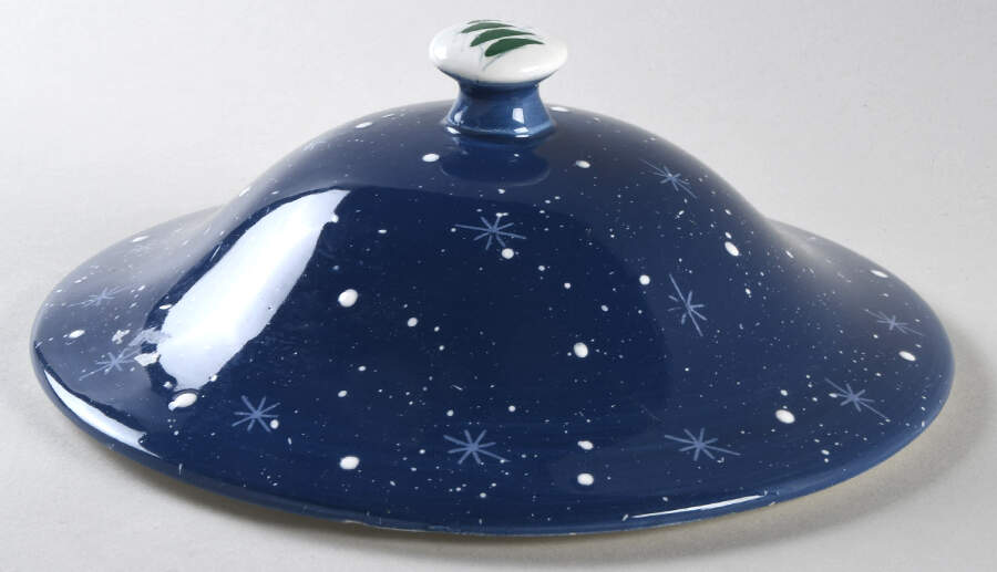 Snowy Night Lid for 1.5 Qt Round Casserole by Temp-Tations-1