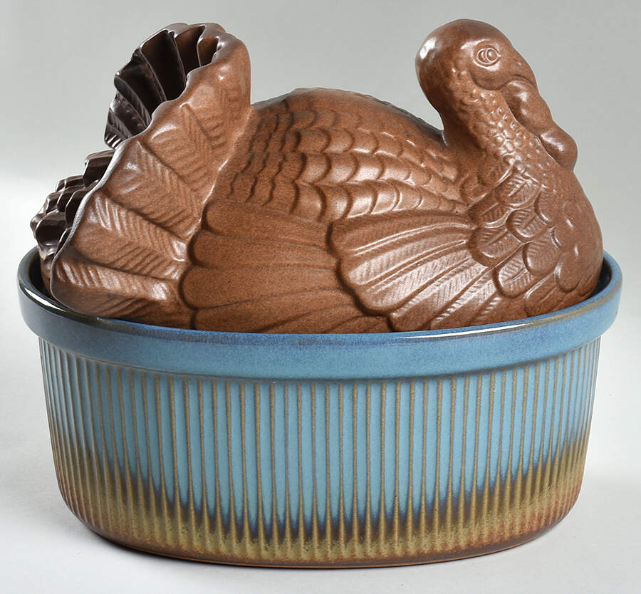 Nectarose 2 Quart Oval Covered Casserole by Treasure Craft-1