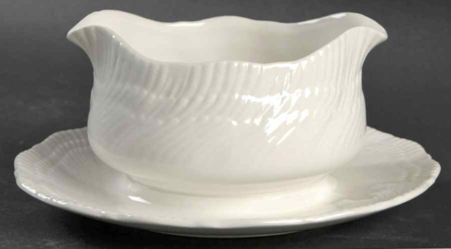 Bermuda Gravy Boat with Attached Underplate by Ucagco-1