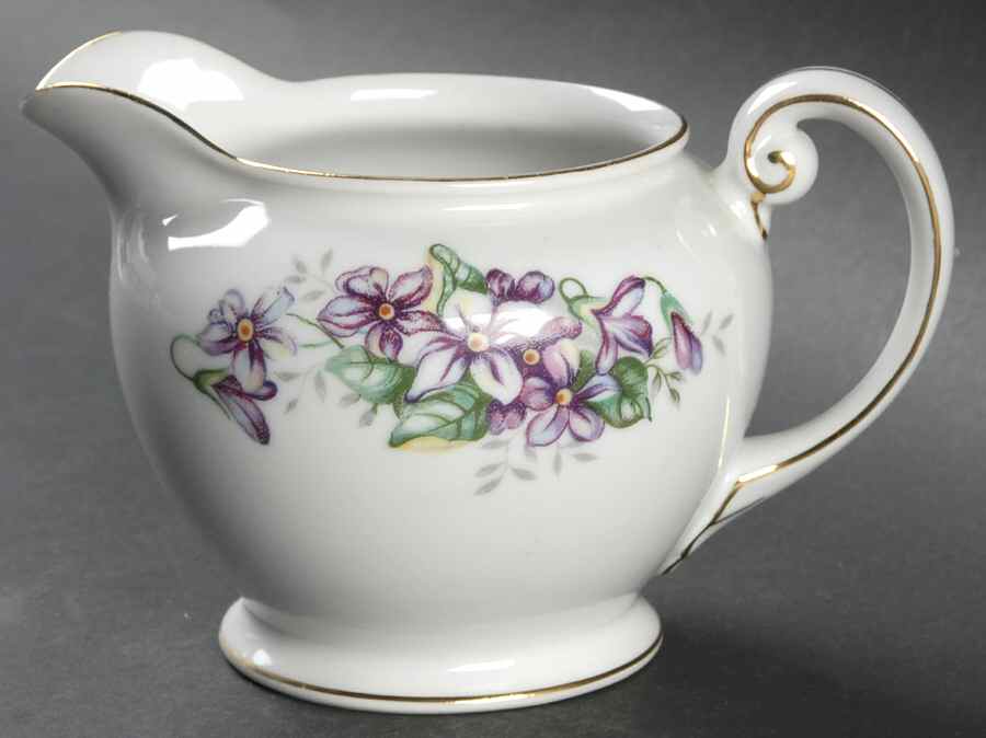 Delicado Creamer by Ucagco-1