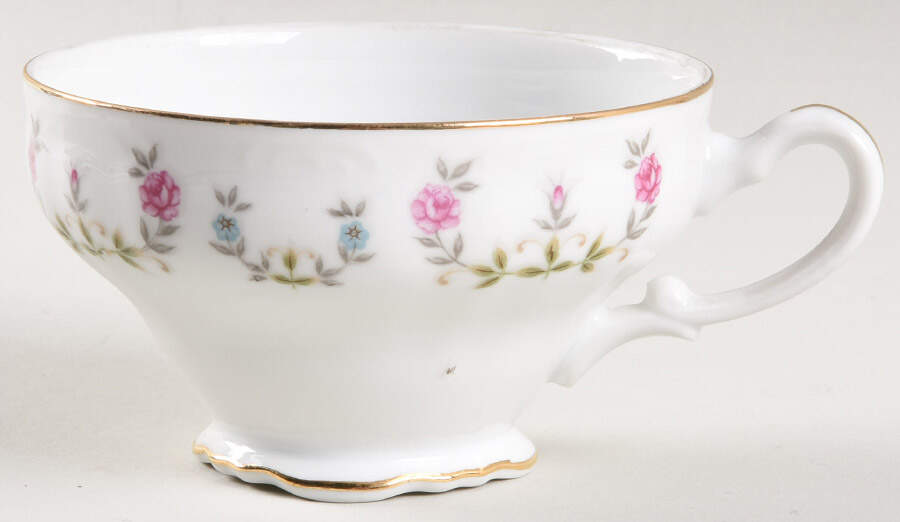 Diana Footed Cup by Ucagco-1