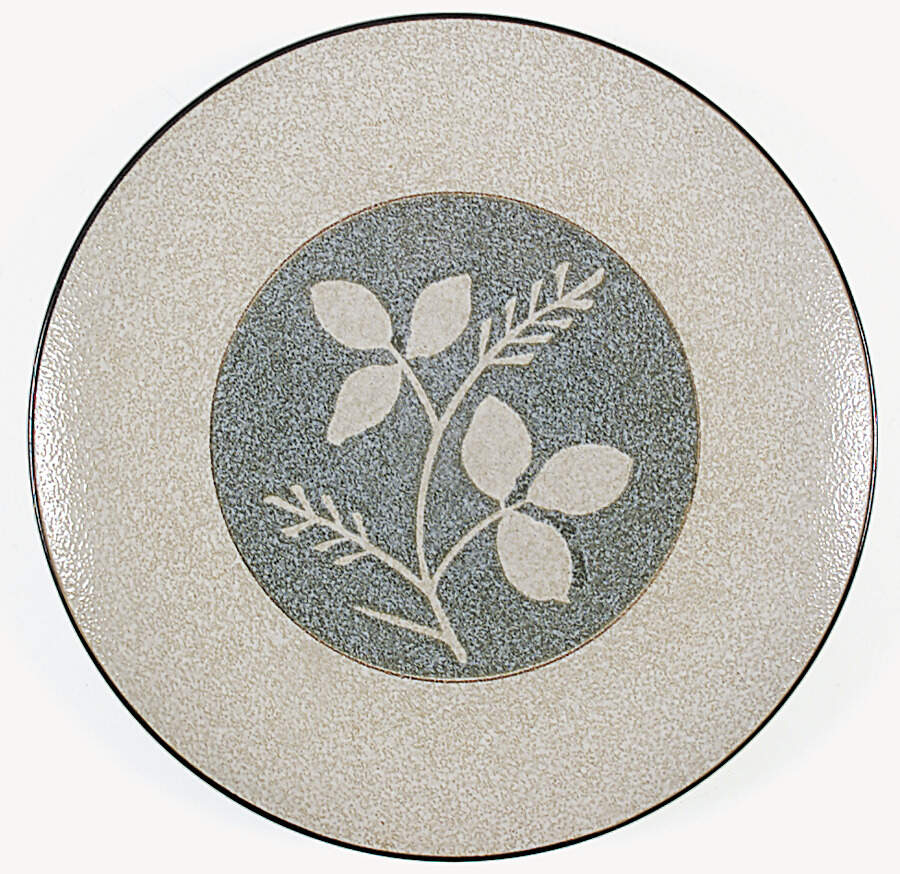 Medallion Dinner Plate by Ucagco-1