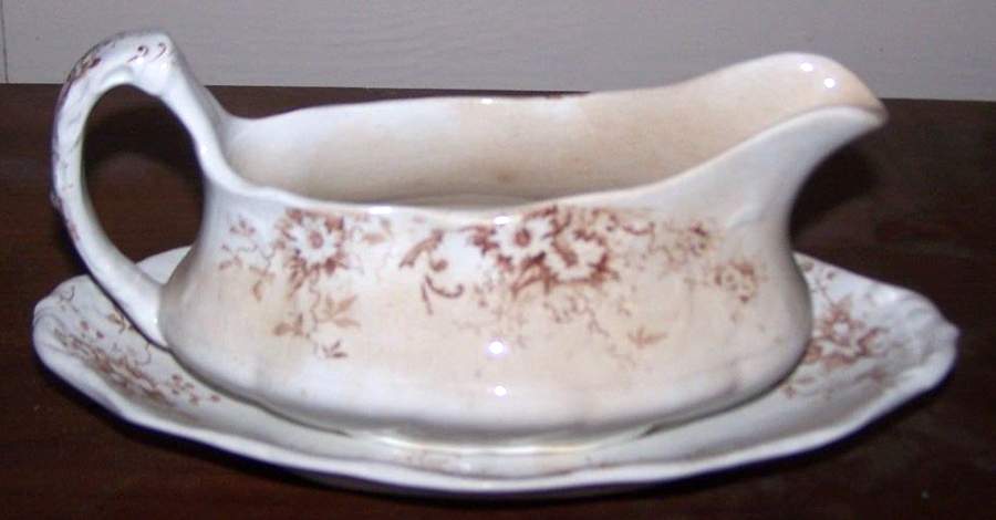 Brooklyn Gravy Boat & Underplate by Upper Hanley-1